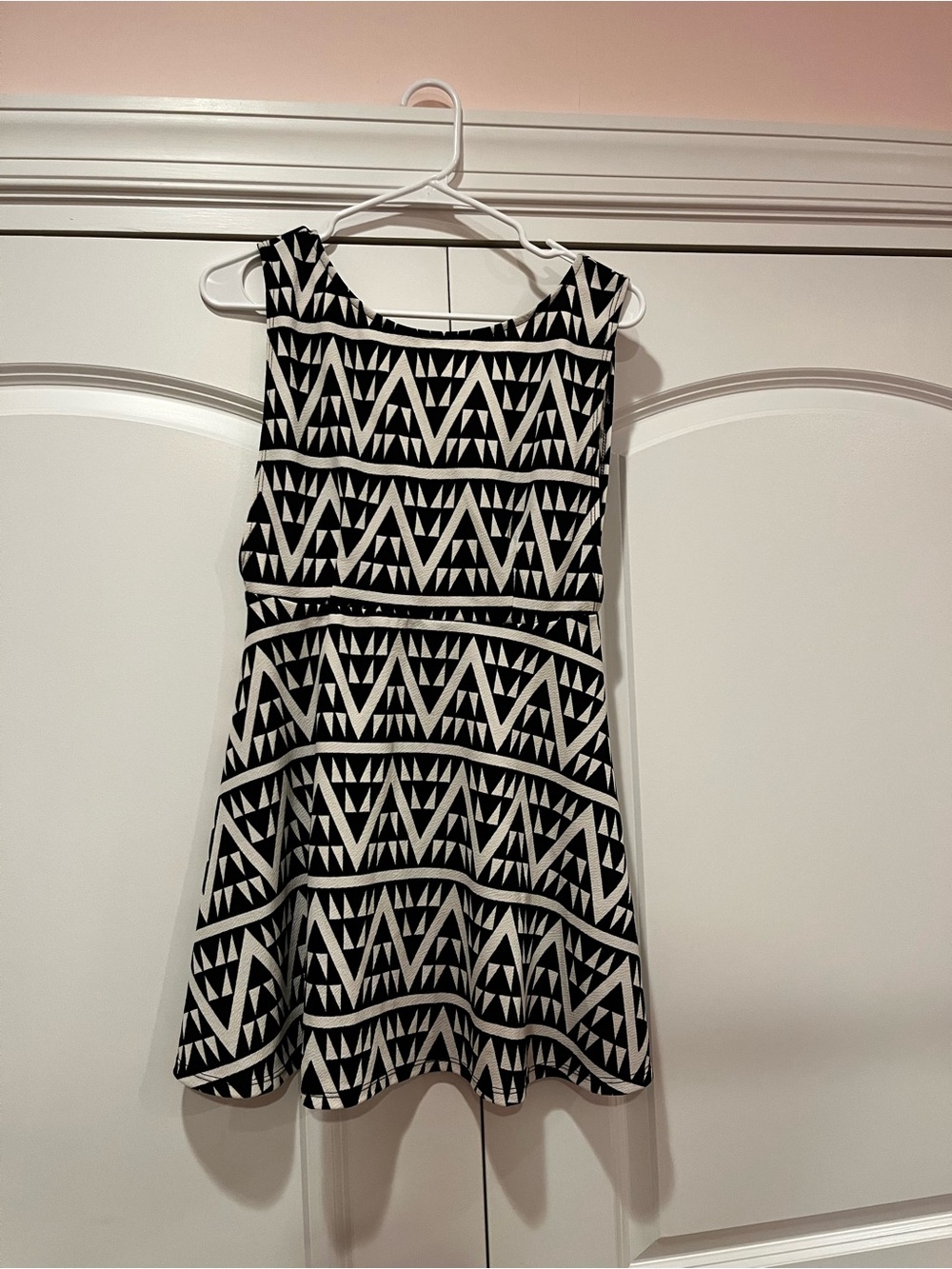 NWT En Creme Black and White Geometric Mini Dress